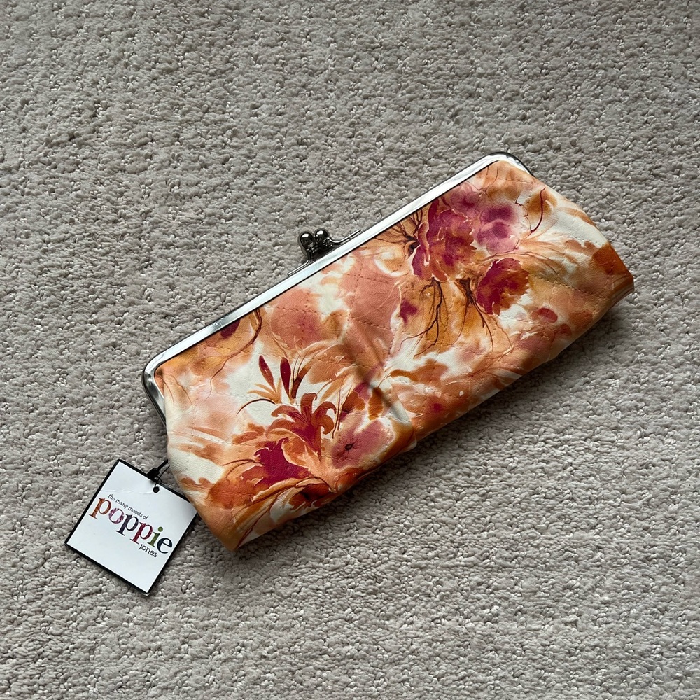 Poppie Women’s Floral Orange Red Clutch Wallet Leather New with tags